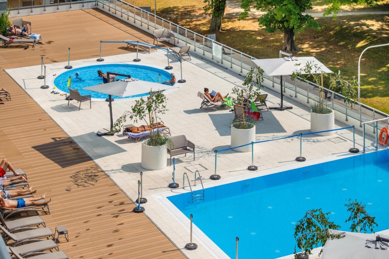 Apartamenty Sun & Snow Nadmorskie Tarasy Z Basenem Колобжег Екстер'єр фото